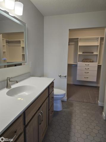 1770 Seymour Garner IA 50438