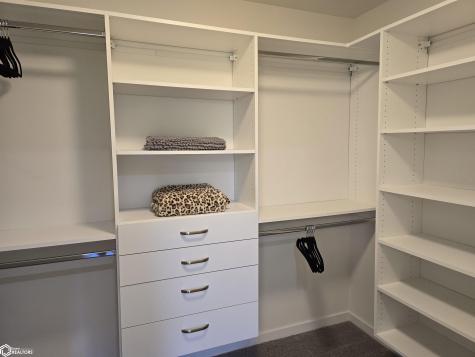 1770 Seymour Garner IA 50438