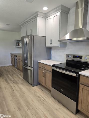 1770 Seymour Garner IA 50438