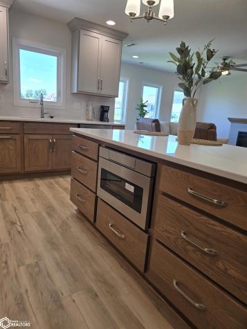 1770 Seymour Garner IA 50438