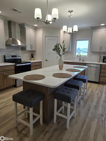 1770 Seymour Garner IA 50438