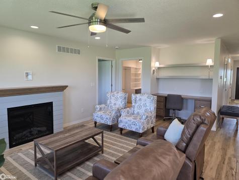 1770 Seymour Garner IA 50438