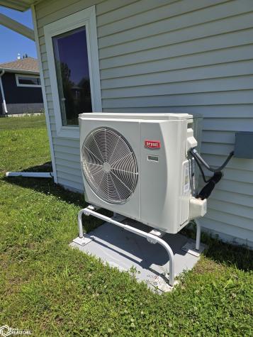 1770 Seymour Garner IA 50438