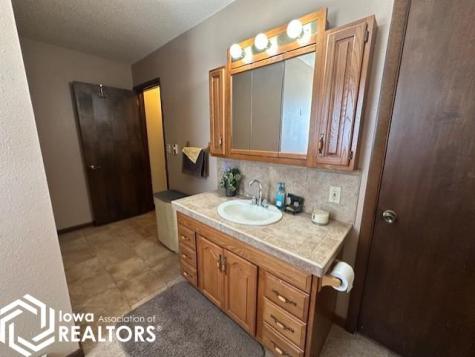 2405 186th Street Clarion IA 50525