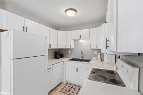 2 Country Lane Ventura IA 50482