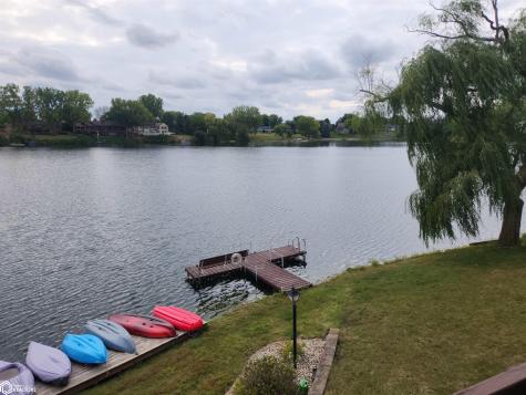 660 Briarstone Drive Unit #5 Mason City IA 50401