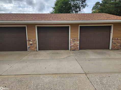 660 Briarstone Drive Unit #5 Mason City IA 50401