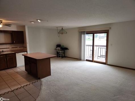 660 Briarstone Drive Unit #5 Mason City IA 50401