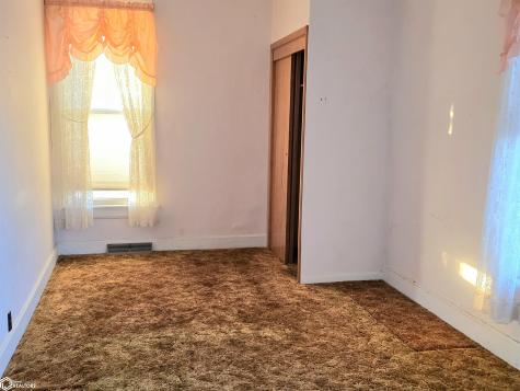 16115 Portland Avenue Mason City IA 50401