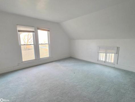 16115 Portland Avenue Mason City IA 50401