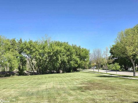 110 N Kentucky Avenue Mason City IA 50401