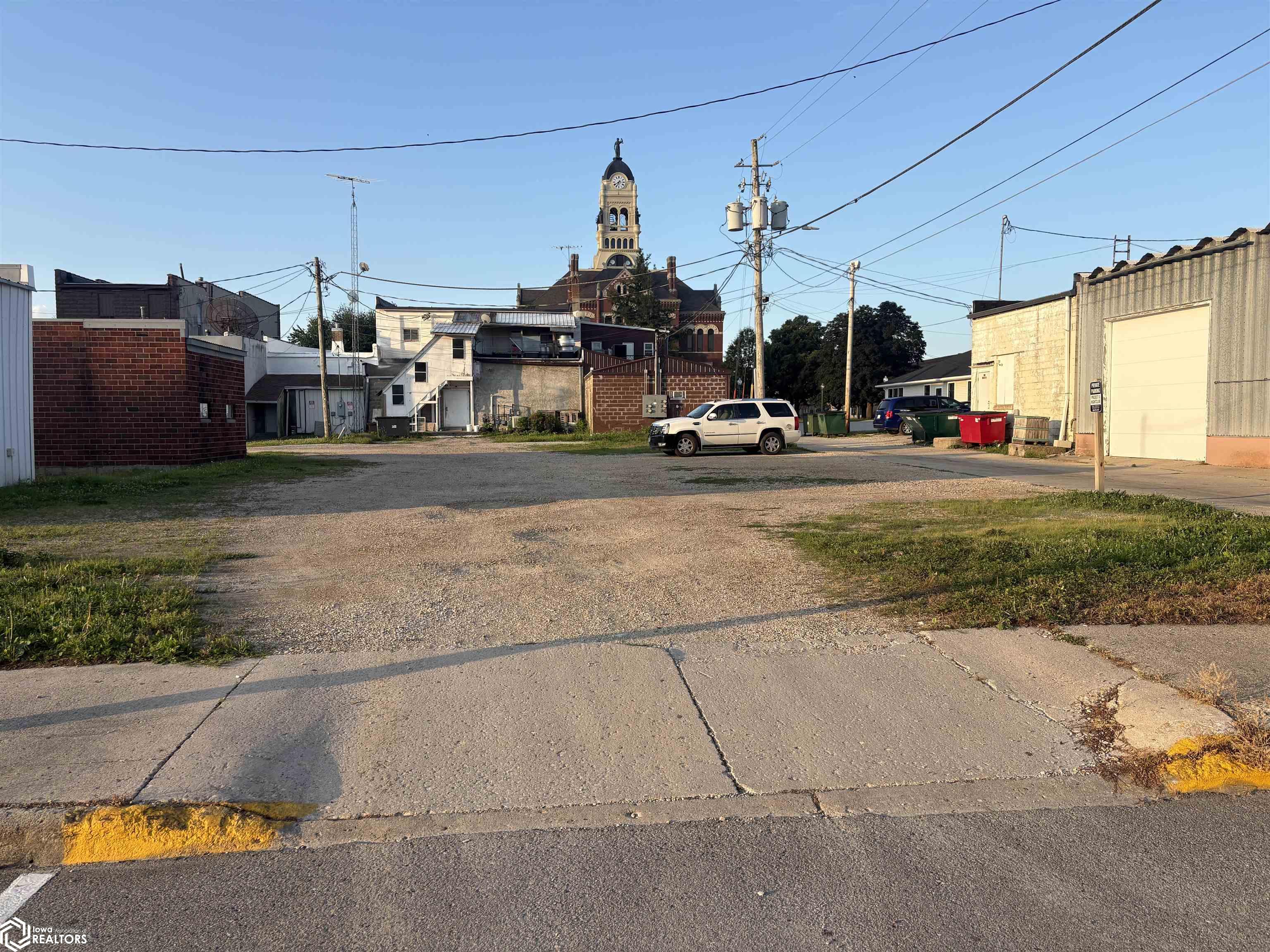 1/2 2nd Avenue NW Hampton IA 50441