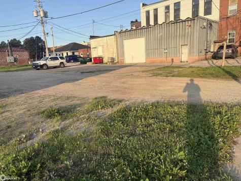 1/2 2nd Avenue NW Hampton IA 50441