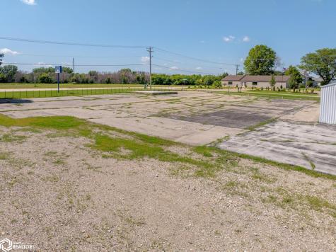 33rd Street SE Mason City IA 50401