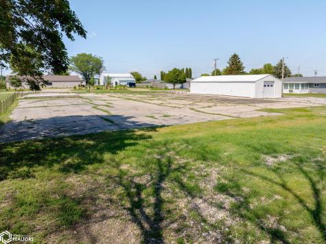 33rd Street SE Mason City IA 50401