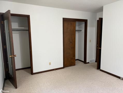 2514-2516 Sunset Drive Iowa Falls IA 50126