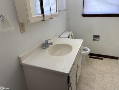 2514-2516 Sunset Drive Iowa Falls IA 50126