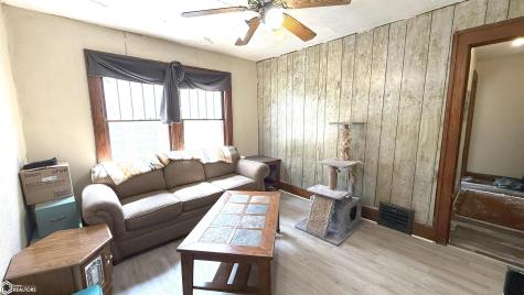 321 3rd Street NW Mason City IA 50401
