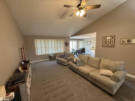 2262 W State Street Mason City IA 50401