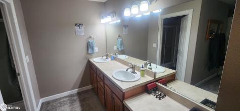 2262 W State Street Mason City IA 50401