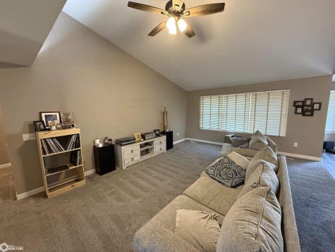 2262 W State Street Mason City IA 50401