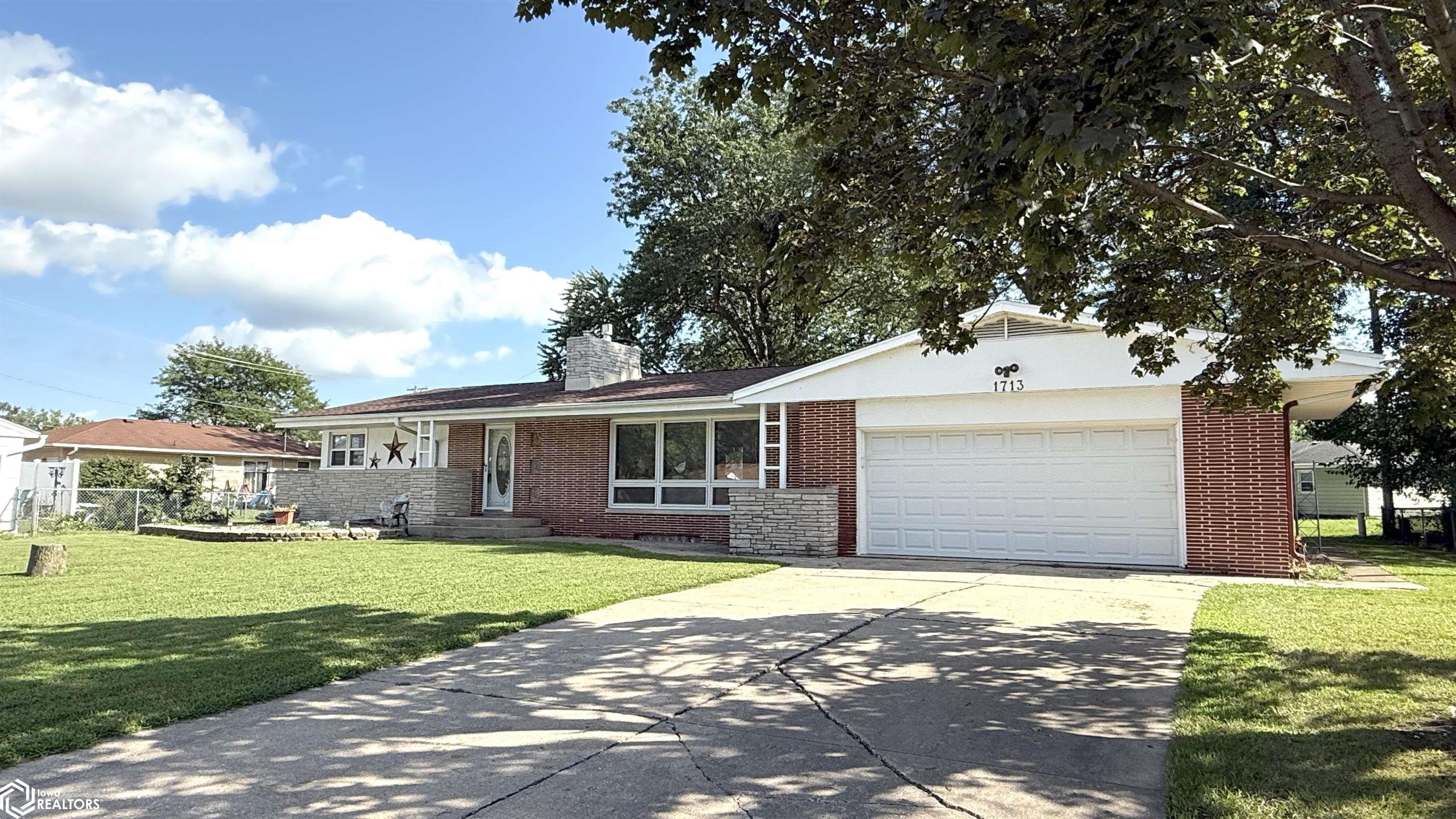 1713 4th Street SW Mason City IA 50401