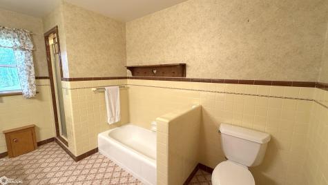 1713 4th Street SW Mason City IA 50401