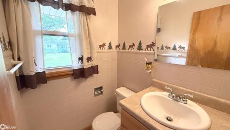 1713 4th Street SW Mason City IA 50401