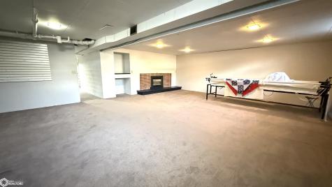 1713 4th Street SW Mason City IA 50401