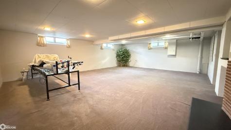 1713 4th Street SW Mason City IA 50401