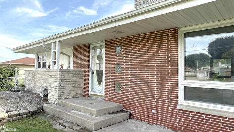 1713 4th Street SW Mason City IA 50401