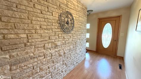 1713 4th Street SW Mason City IA 50401