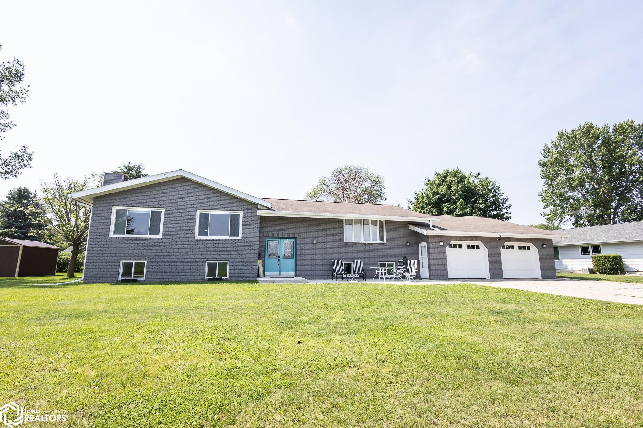 912 9th Street NE Belmond IA 50421