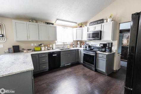 912 9th Street NE Belmond IA 50421