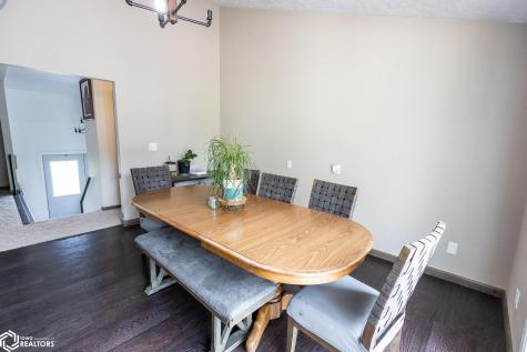 912 9th Street NE Belmond IA 50421