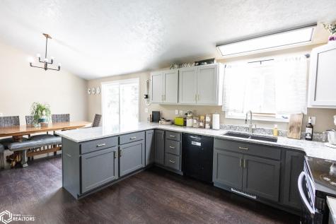 912 9th Street NE Belmond IA 50421