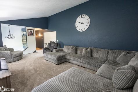 912 9th Street NE Belmond IA 50421