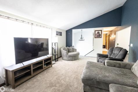 912 9th Street NE Belmond IA 50421