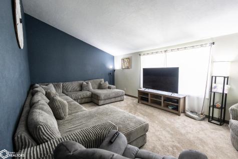 912 9th Street NE Belmond IA 50421