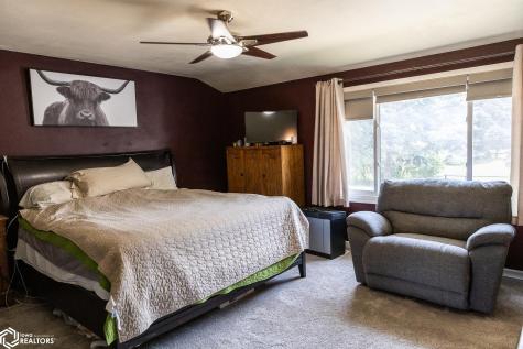 912 9th Street NE Belmond IA 50421