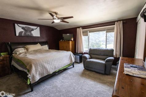 912 9th Street NE Belmond IA 50421