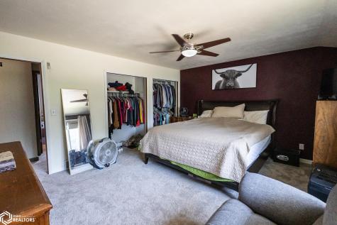 912 9th Street NE Belmond IA 50421