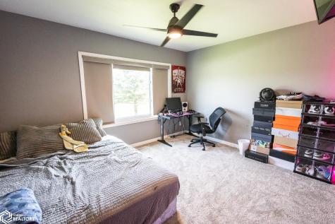 912 9th Street NE Belmond IA 50421