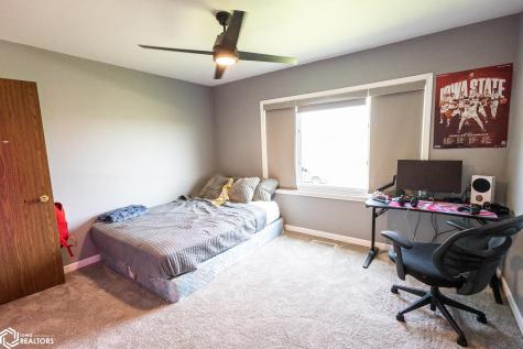 912 9th Street NE Belmond IA 50421