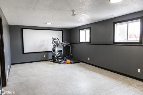 912 9th Street NE Belmond IA 50421