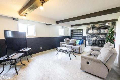 912 9th Street NE Belmond IA 50421