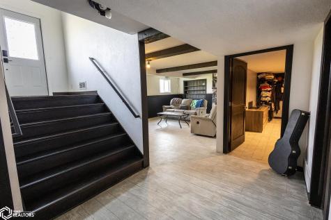 912 9th Street NE Belmond IA 50421