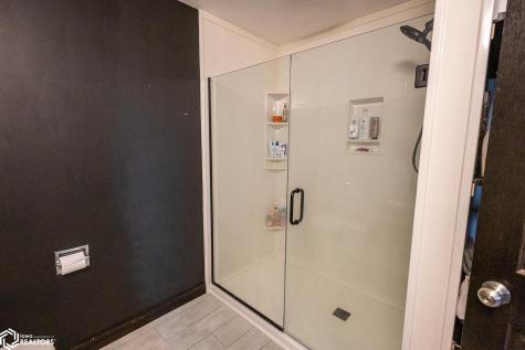 912 9th Street NE Belmond IA 50421