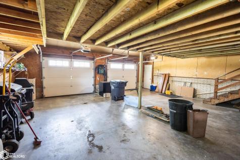 912 9th Street NE Belmond IA 50421