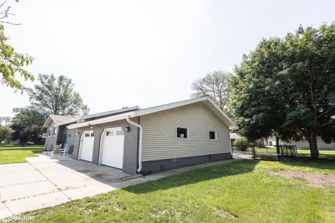 912 9th Street NE Belmond IA 50421